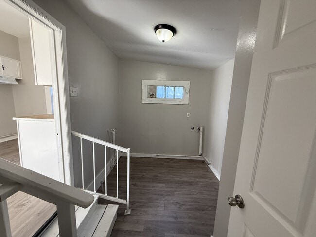 Building Photo - 1817 San Luis St