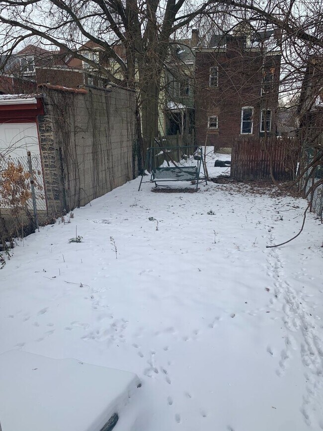 Building Photo - 3 Bed 1 Bath Home in the Marshall-Shadelan...