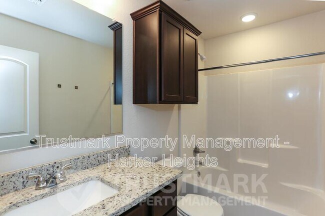 Building Photo - 3050 Dade Loop