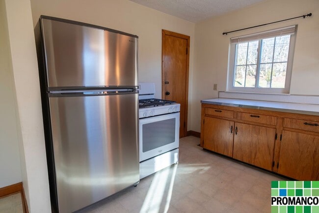 Building Photo - Cozy Ranch Home