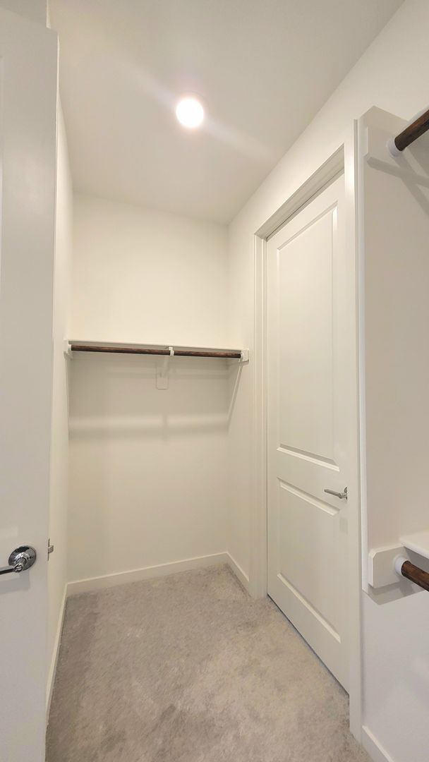 Building Photo - 5447 Splendido Ave