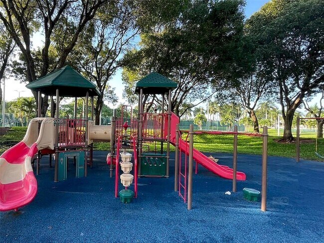 Building Photo - 10730 NW 66th St