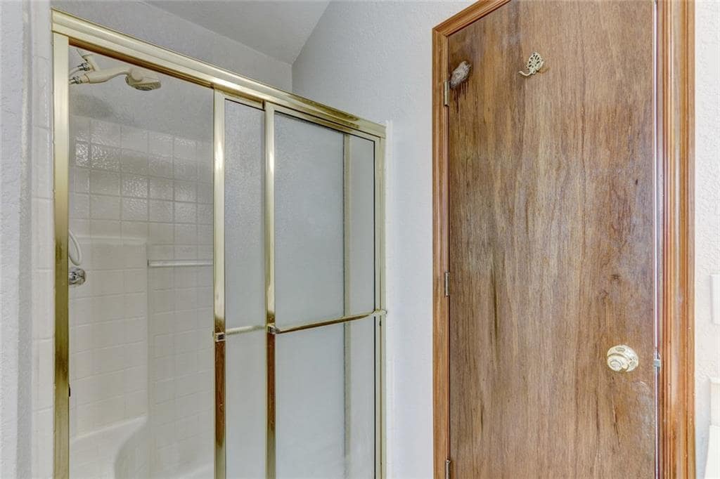 Building Photo - 305 Waterfront Dr