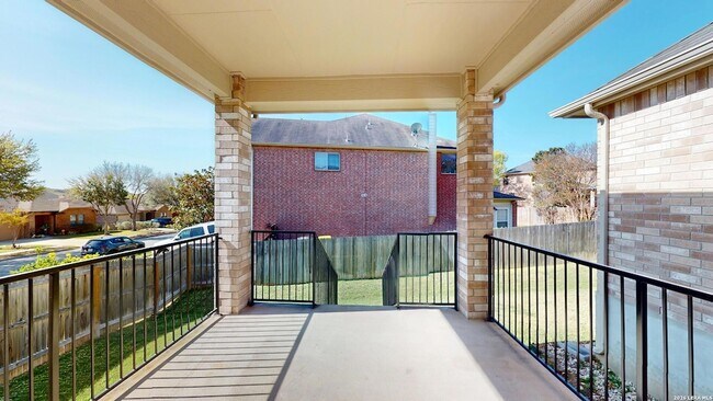 Building Photo - 101 Springtree Cliff