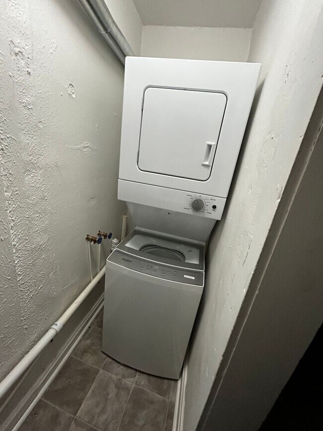 Building Photo - nre1001