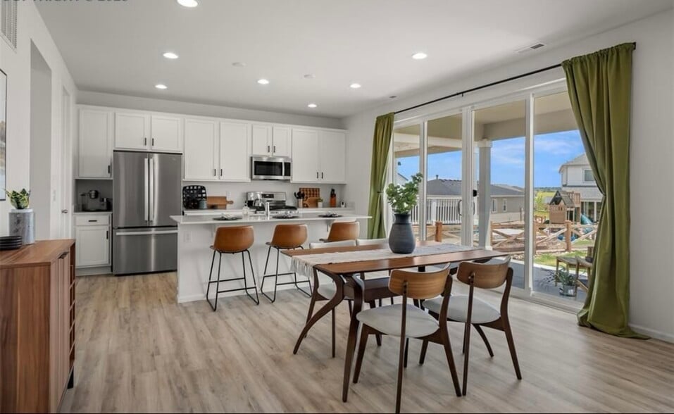 Building Photo - 5677 Mammoth Ln