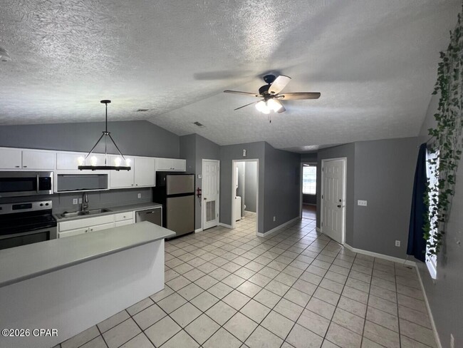 Building Photo - 5731 Pinetree Ave