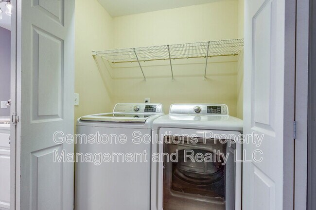 Building Photo - 3011 Baker Way