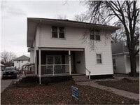 Building Photo - 611 Tri-Plex
