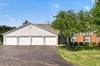 Building Photo - 665 Thorntree Ct