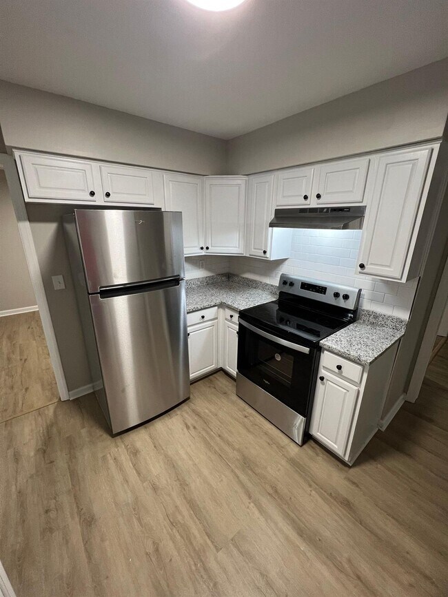 Building Photo - 4454 Lapaloma Dr