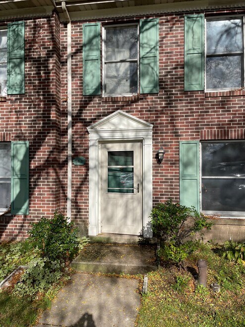 Building Photo - 127 Albright Ct