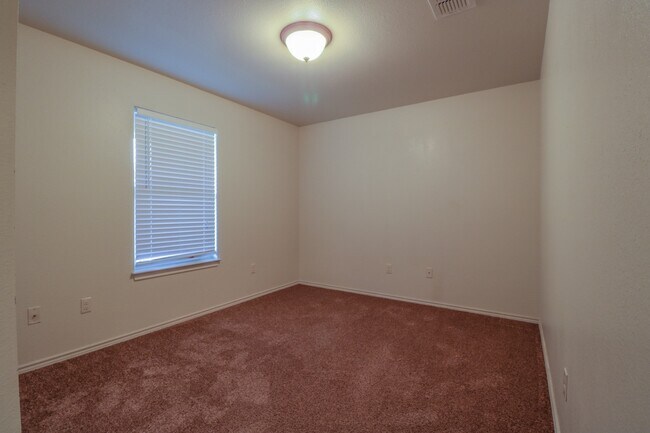 Building Photo - 9806 Avenue W