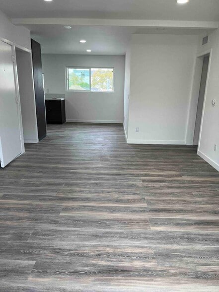 Building Photo - 1929 S Corning St