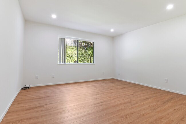 Building Photo - 3009 Nicada Dr