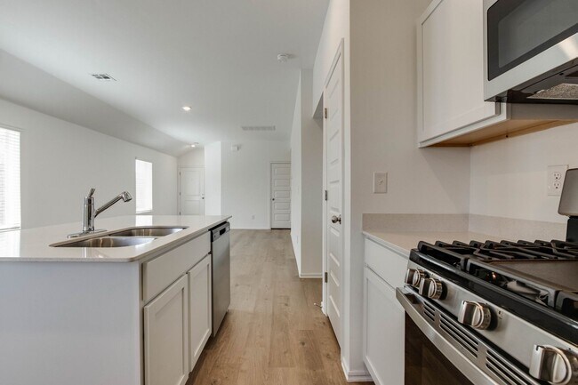 Building Photo - New Construction Living in Yukon's Redstone Ranch