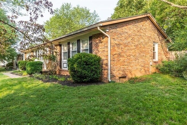 Building Photo - Rare Find... Detached Single Family Home in Purcell Park!