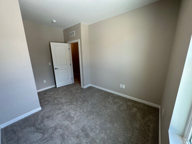 Building Photo - 1112 12th St N