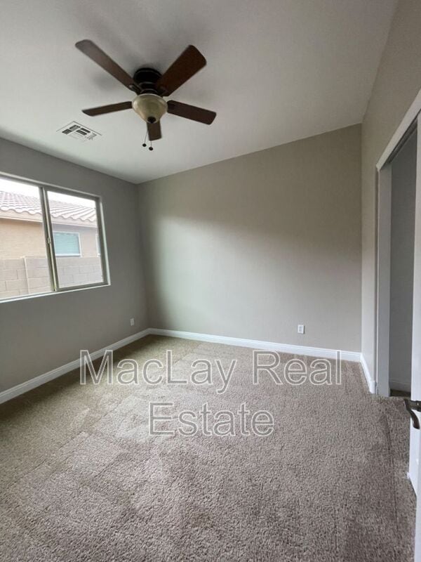 Building Photo - 1728 W Loemann Dr