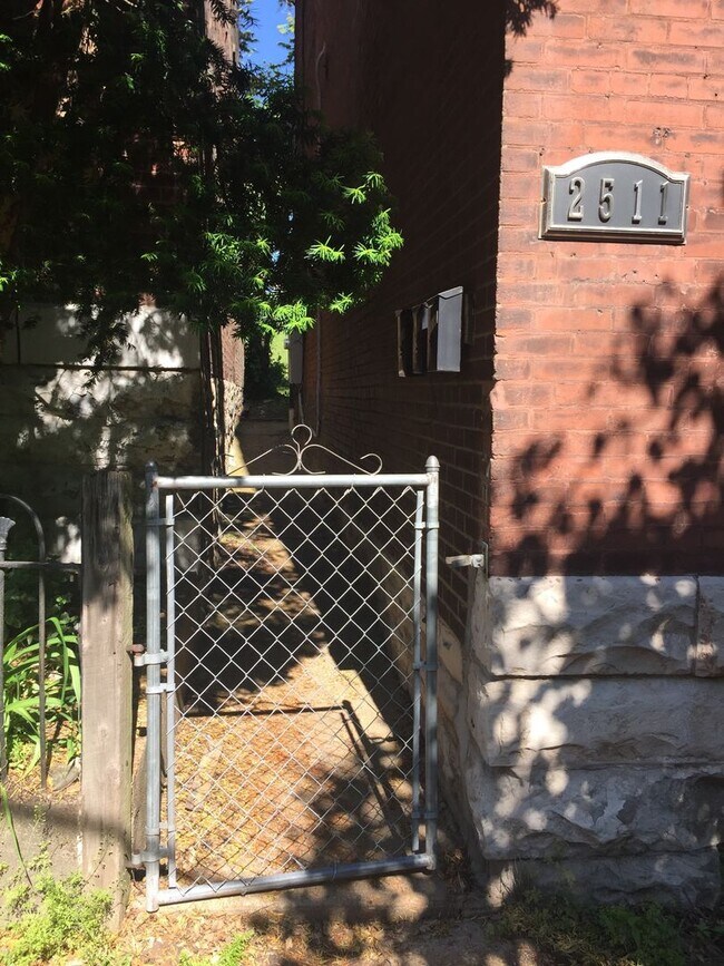 Building Photo - 2511-2513-2513 S 9th St