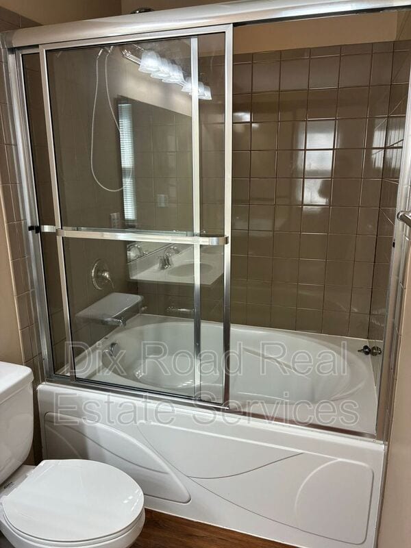 Building Photo - 461 Draft Ct