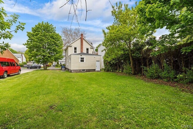 Building Photo - 423 Wendell Terrace