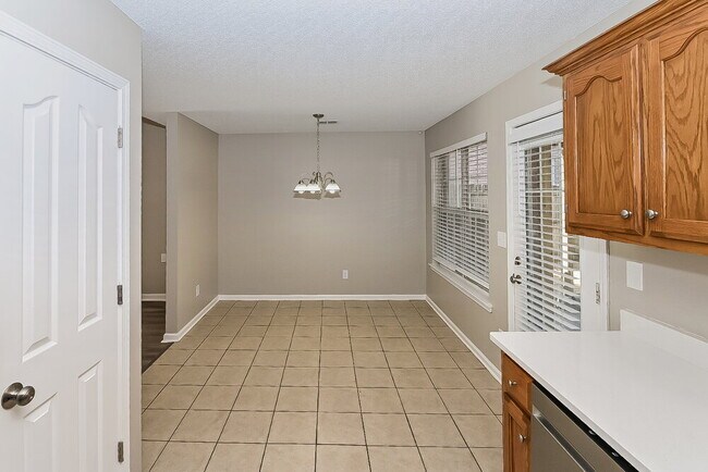 Building Photo - 9727 Pigeon Roost Park Cir