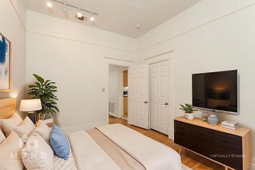 Building Photo - 612 1/2 15th St