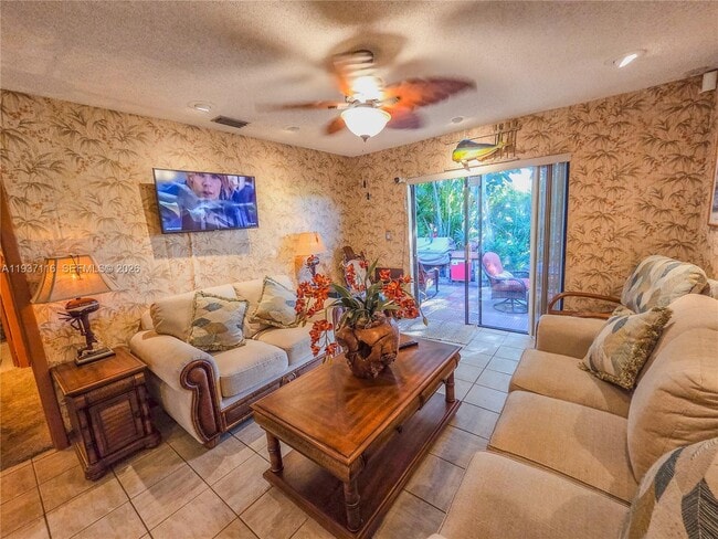 Building Photo - 8044 NW 41 Ct