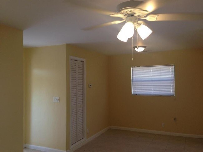 Building Photo - 5901 NW 15th St