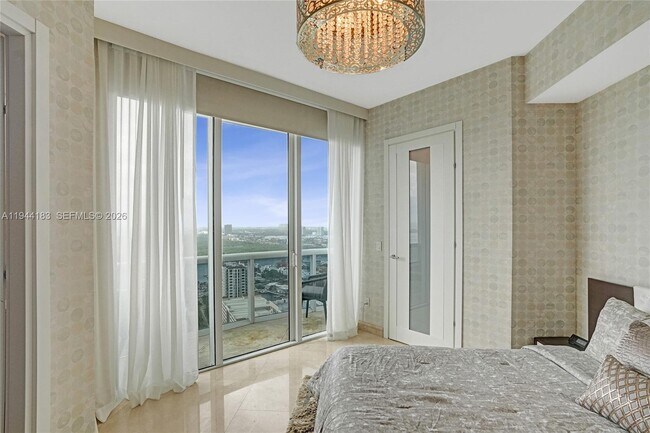 Building Photo - 15901 Collins Ave