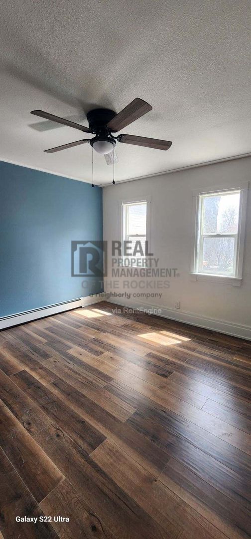 Building Photo - 606 W 24th St