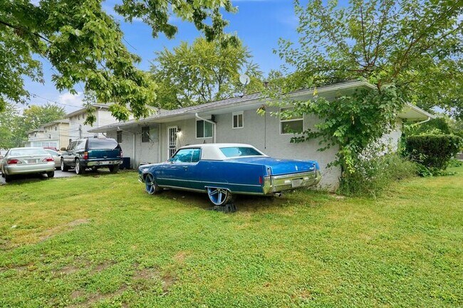 Building Photo - 919-921-921 S Weyant Ave