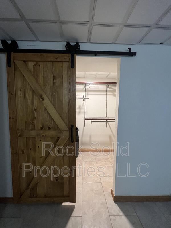 Building Photo - 7800 Happy Jack Rd