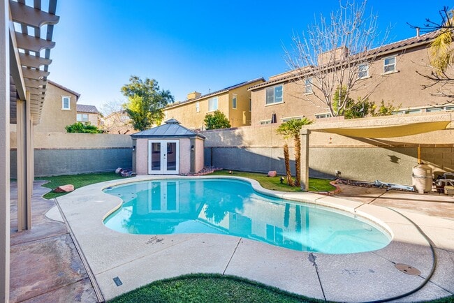 Building Photo - Spacious Family Home with Pool & 3-Car Garage in the Heart of North Las Vegas