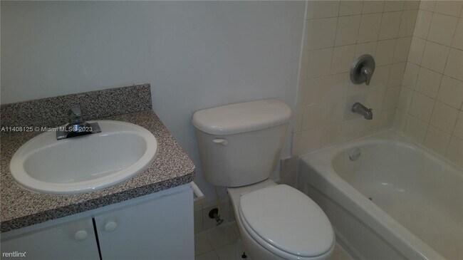 Building Photo - 4 br, 2 bath House - 13950 NE 2nd Ave # 1A 0