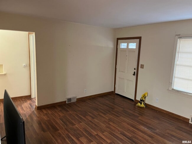 Building Photo - 2304 W Proctor St