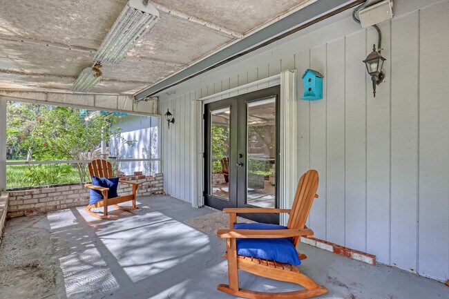 Building Photo - 10780 Anderson Ln
