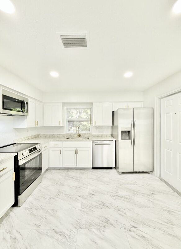 Building Photo - 11705 North Dr