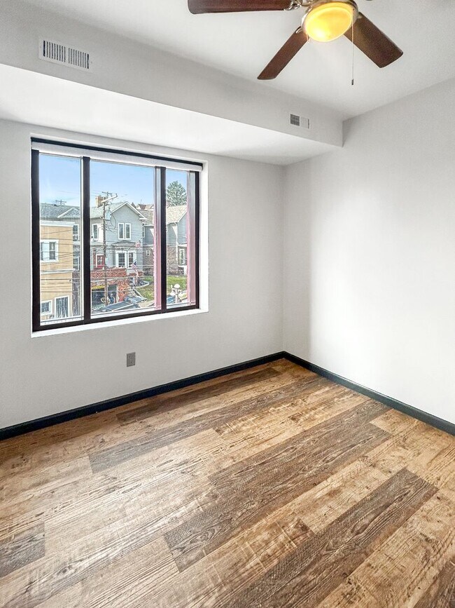 Building Photo - 101 E Lincoln Ave