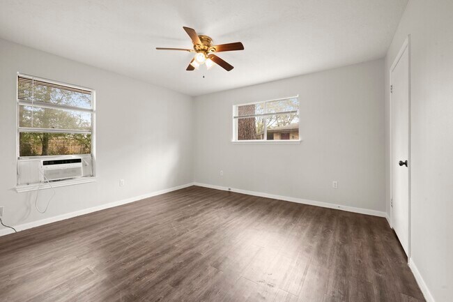 Building Photo - 3699 Piney Point Rd