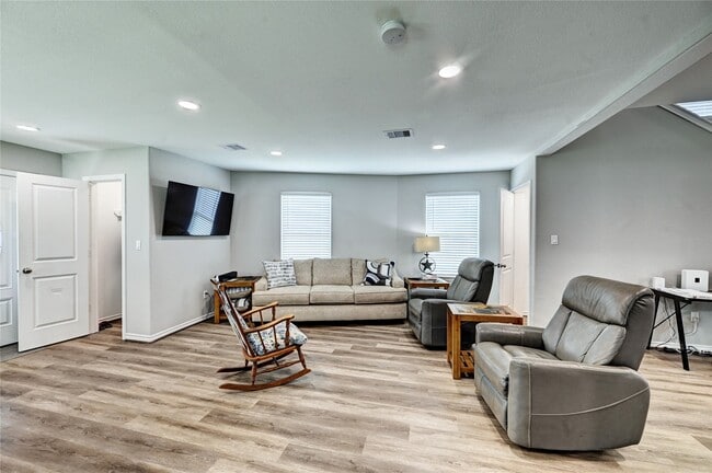 Building Photo - 268 Sunrise Dr