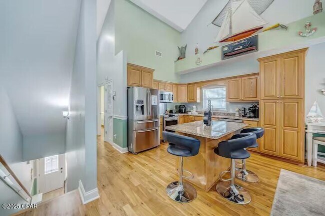 Building Photo - 5405 Thomas Dr
