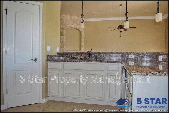 Building Photo - 14016 Rainbow Point Dr