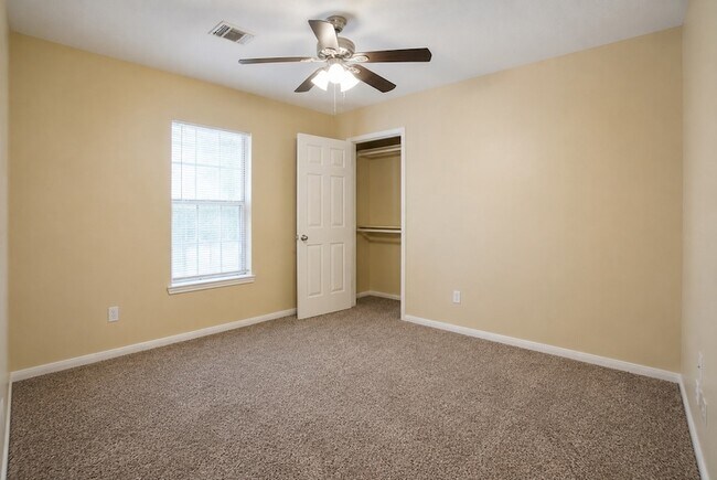 Building Photo - 24106 Broken Bow Ln