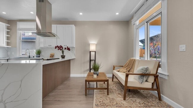 Building Photo - Downtown San Jose- beautifully renovated 3 bed/2 bath house with central heating and A/C