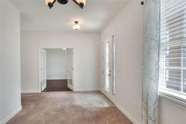 Building Photo - South Lakeland rental!