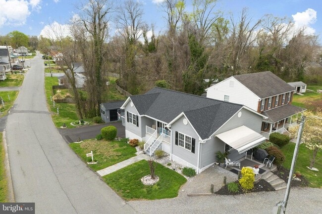 Building Photo - 6117 Riverview Dr