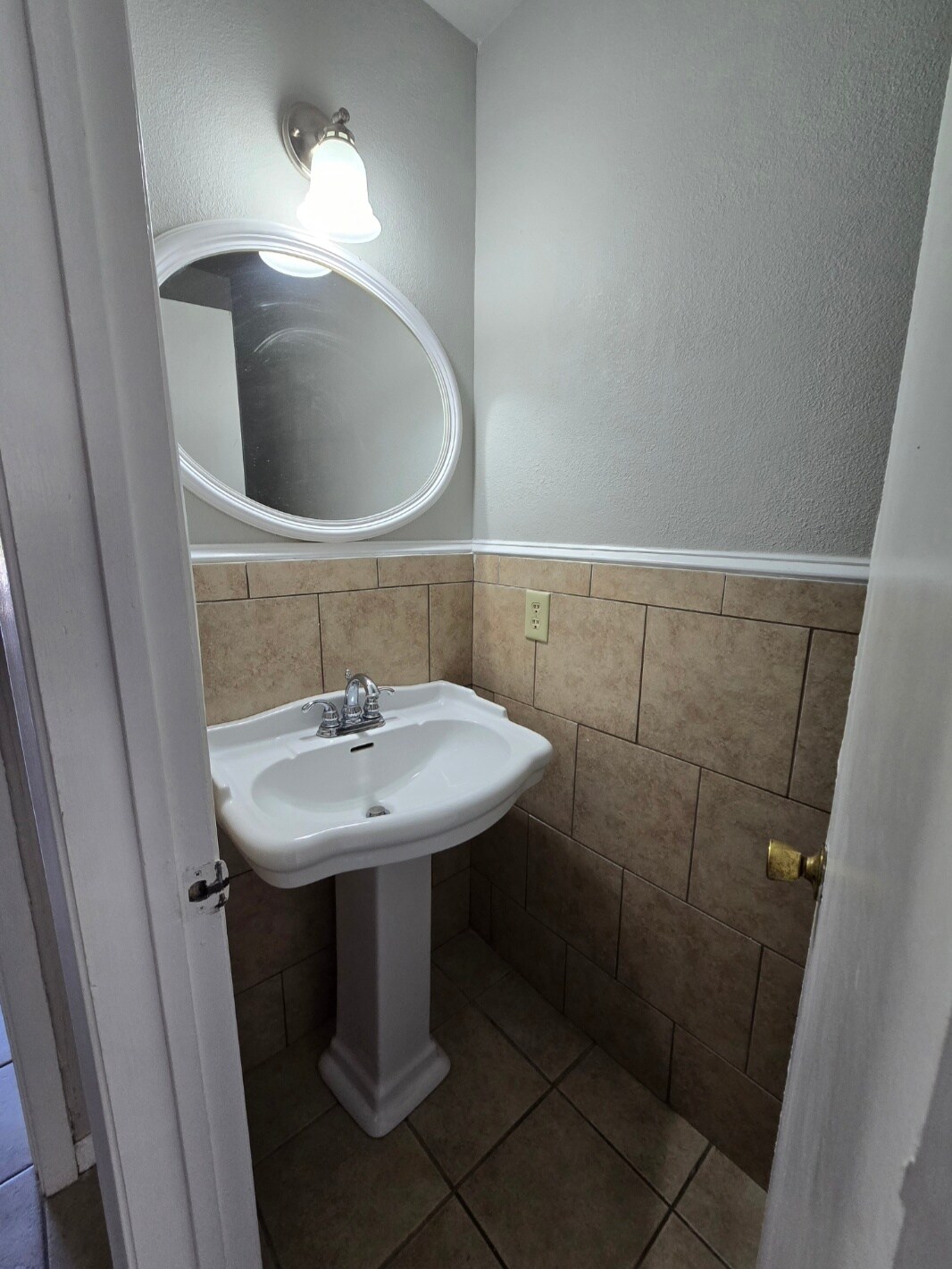 Building Photo - 7455 Calder Ave