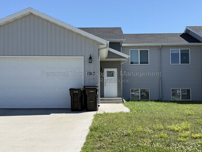 Building Photo - 1067 Barnes Dr W